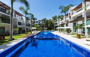 Luxurious & Central Condo In Playa Steps From The Beach